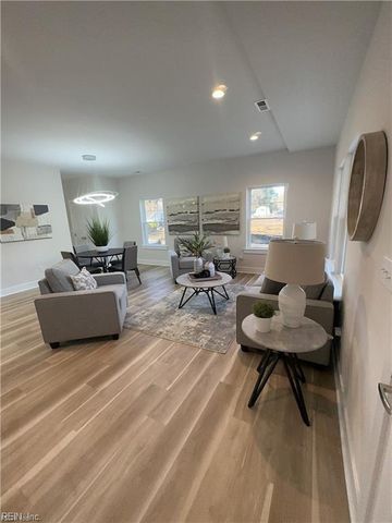 166 Luanita LN, Newport News, VA 23606