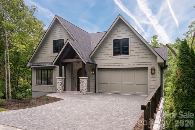 58 Blackgum Court, Hendersonville, NC 28739