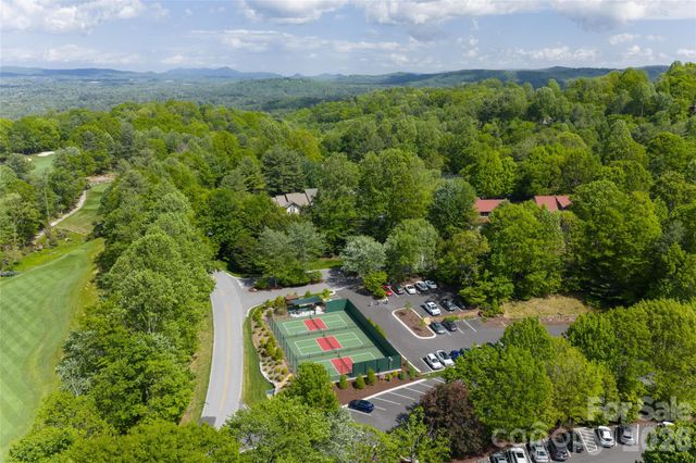 58 Blackgum Court, Hendersonville, NC 28739