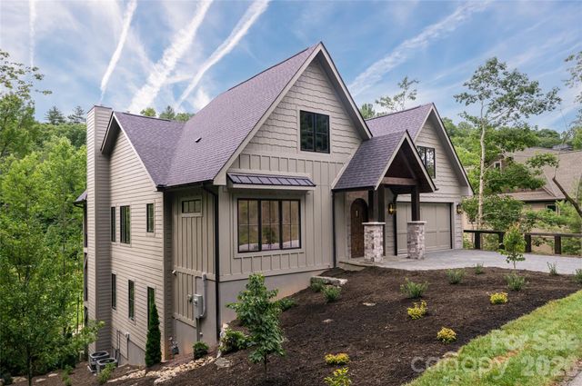 58 Blackgum Court, Hendersonville, NC 28739