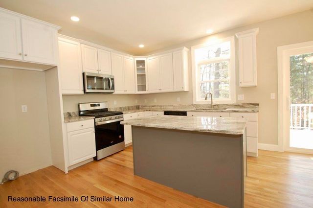 109 Lantern Drive, Sandown, NH 03873