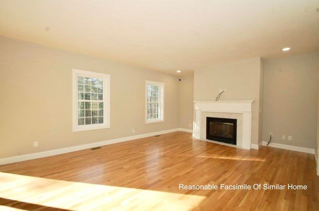 109 Lantern Drive, Sandown, NH 03873
