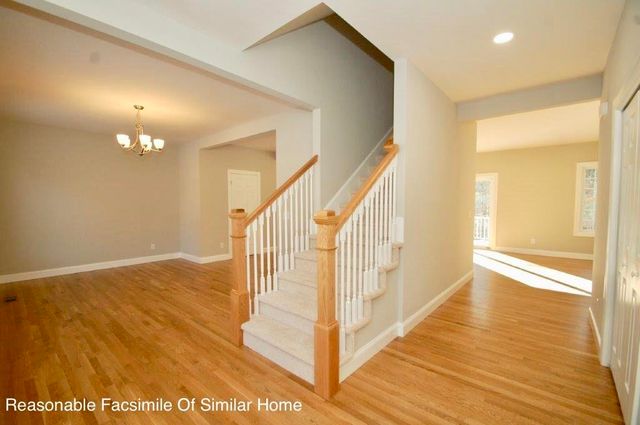109 Lantern Drive, Sandown, NH 03873