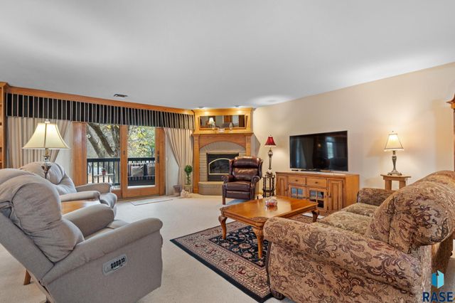 4204 S Minnesota Ave Avenue 103, Sioux Falls, SD 57105