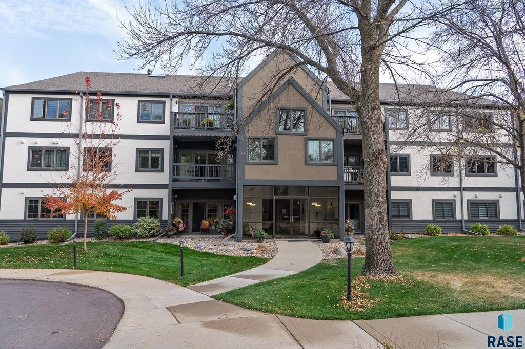 4204 S Minnesota Ave Avenue 103, Sioux Falls, SD 57105