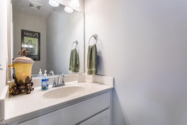 605 Wildey RD, Seaford, VA 23696