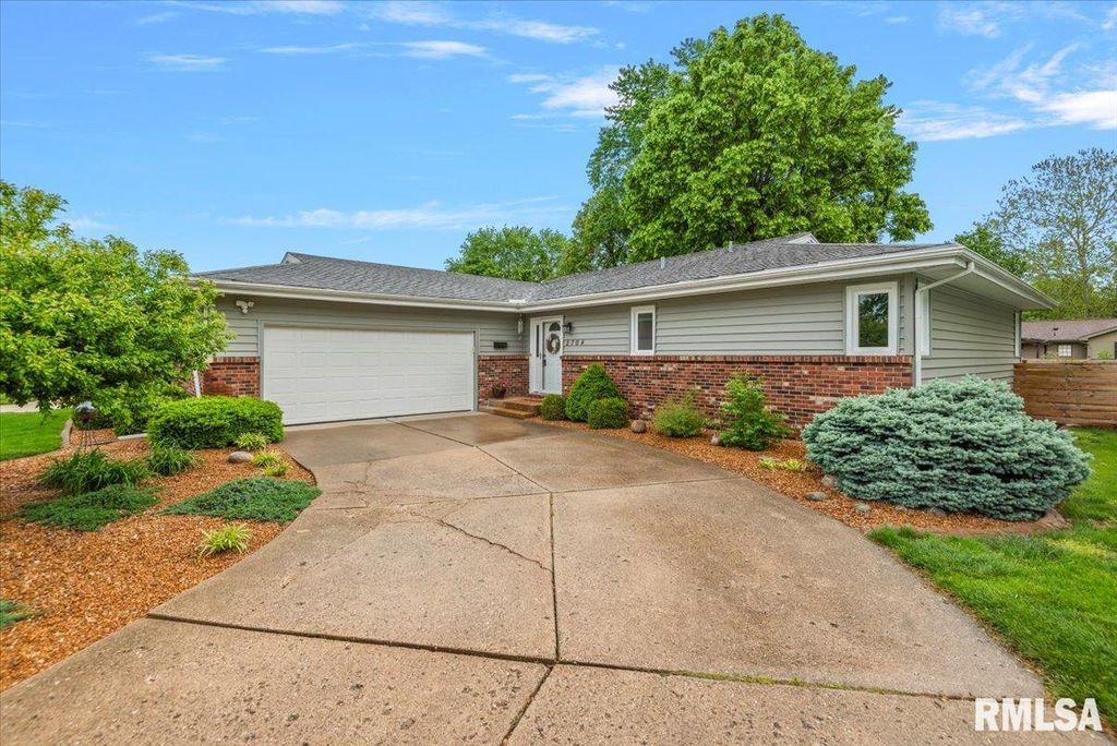 2704 Interlacken Road, Springfield, IL 62704
