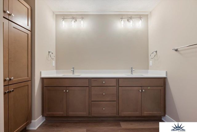 12005 Windsor Drive, Papillion, NE 68046