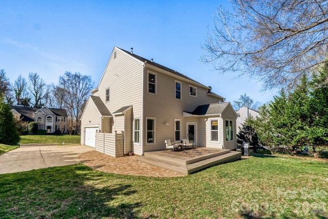 8607 Forest Shadow Circle, Cornelius, NC 28031