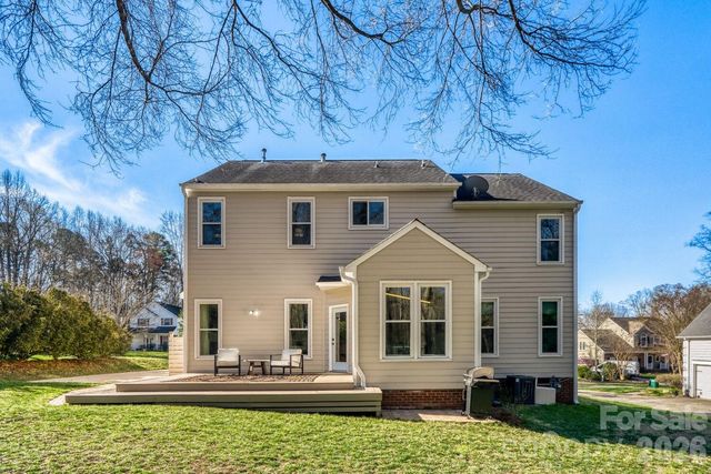 8607 Forest Shadow Circle, Cornelius, NC 28031