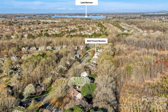 8607 Forest Shadow Circle, Cornelius, NC 28031