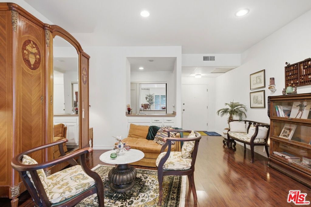 1944 Glendon Avenue 110, Los Angeles, CA 90025 — photo 3