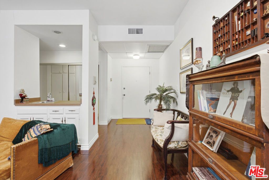 1944 Glendon Avenue 110, Los Angeles, CA 90025 — photo 4
