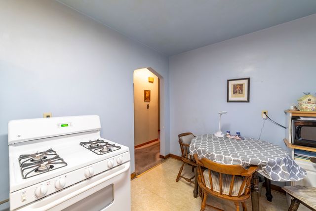 17949 Escanaba Avenue, Lansing, IL 60438