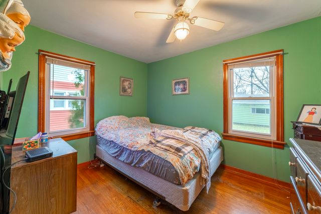 17949 Escanaba Avenue, Lansing, IL 60438