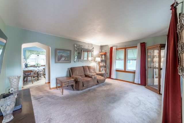 17949 Escanaba Avenue, Lansing, IL 60438