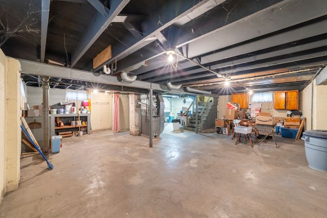 17949 Escanaba Avenue, Lansing, IL 60438