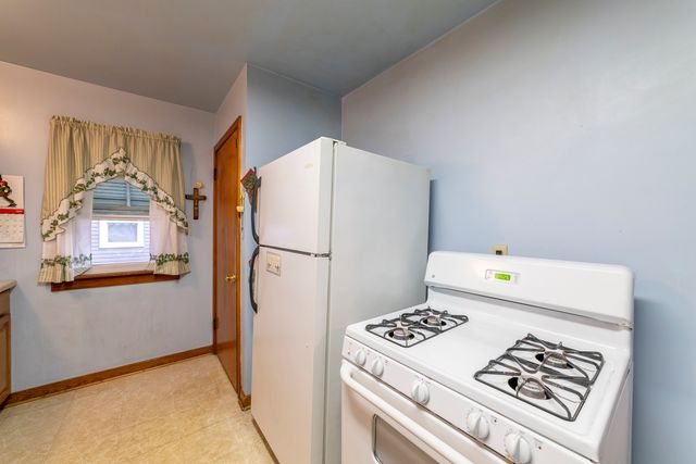 17949 Escanaba Avenue, Lansing, IL 60438