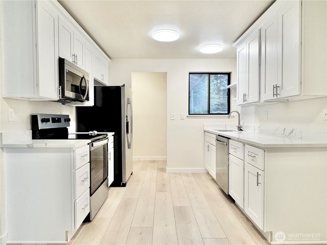 9025 E E Street, Tacoma, WA 98445