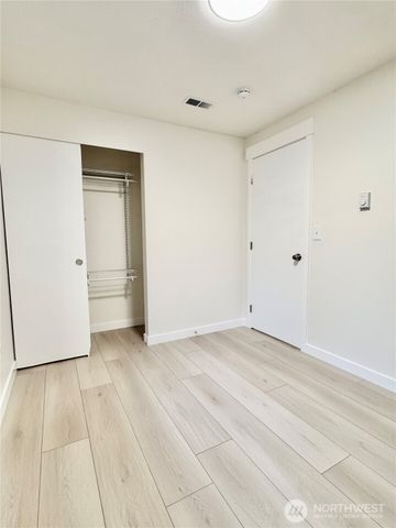 9025 E E Street, Tacoma, WA 98445