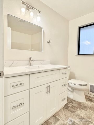 9025 E E Street, Tacoma, WA 98445