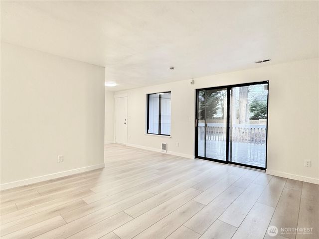 9025 E E Street, Tacoma, WA 98445