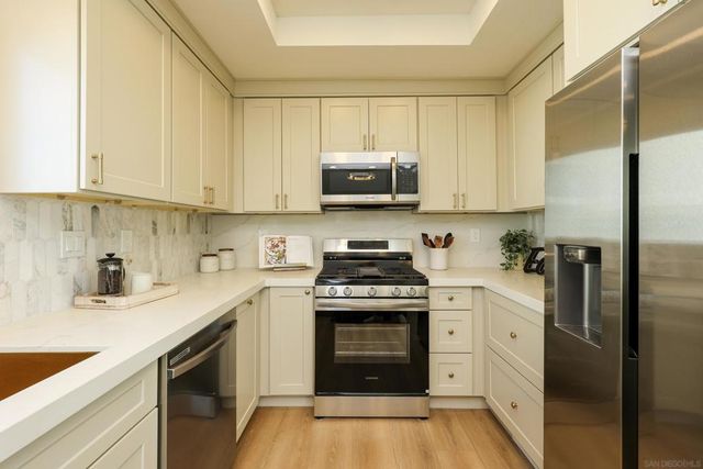 658 660 Santa Fe Dr., Encinitas, CA 92024