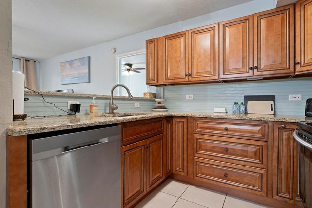 2901 26TH STREET W 303, Bradenton, FL 34205