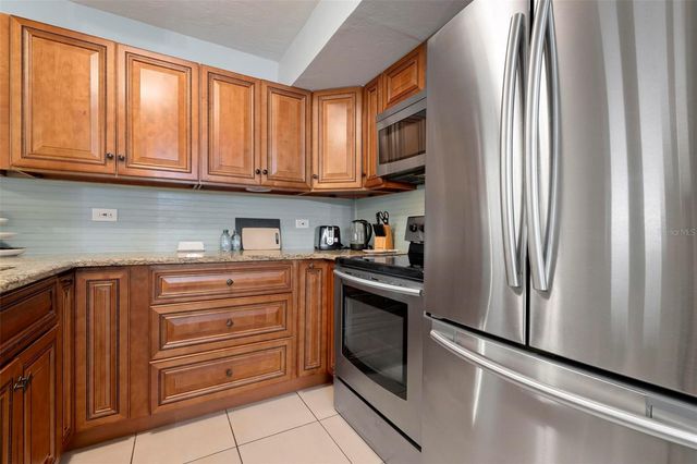 2901 26TH STREET W 303, Bradenton, FL 34205