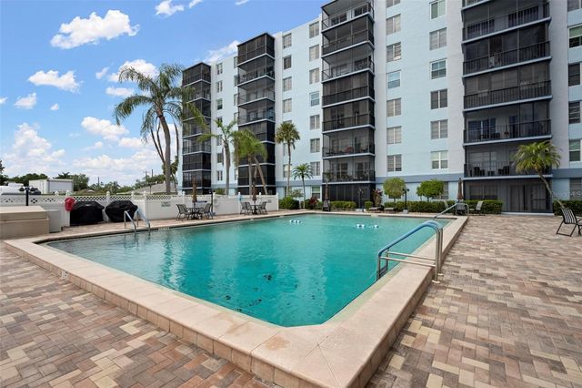 2901 26TH STREET W 303, Bradenton, FL 34205