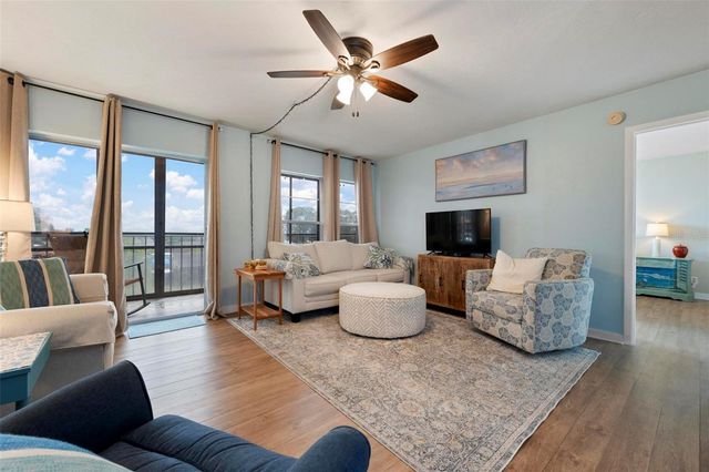 2901 26TH STREET W 303, Bradenton, FL 34205
