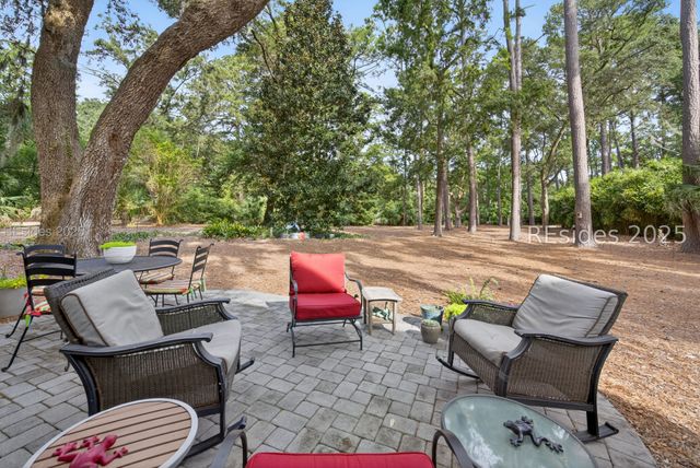 21 Widewater Rd, Hilton Head Island, SC 29926