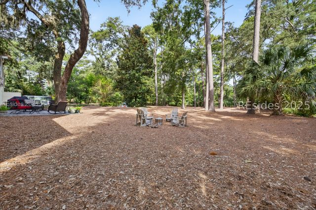 21 Widewater Rd, Hilton Head Island, SC 29926