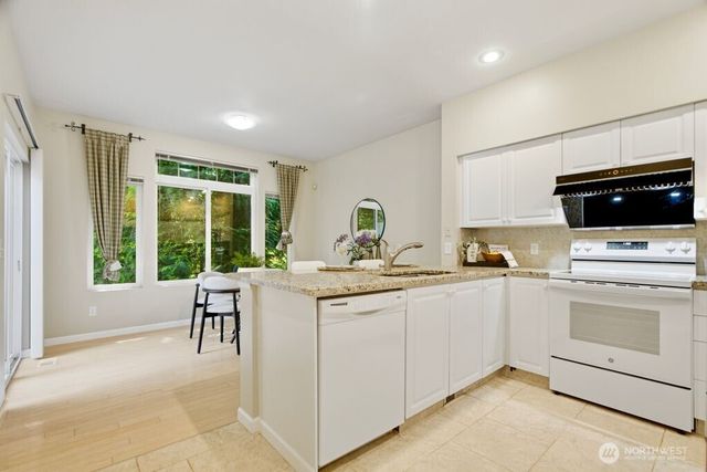 6699 SE Cougar Mountain Way, Bellevue, WA 98006