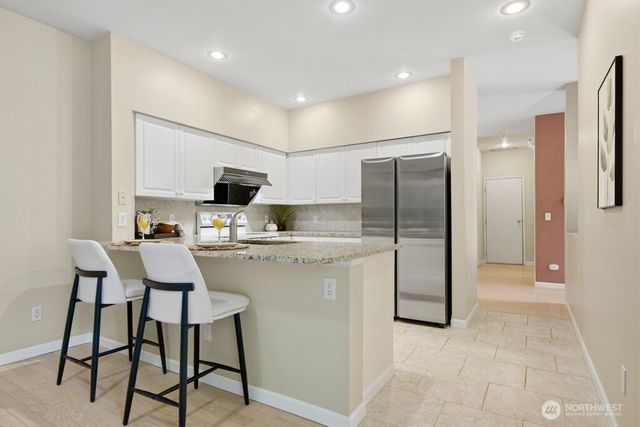 6699 SE Cougar Mountain Way, Bellevue, WA 98006