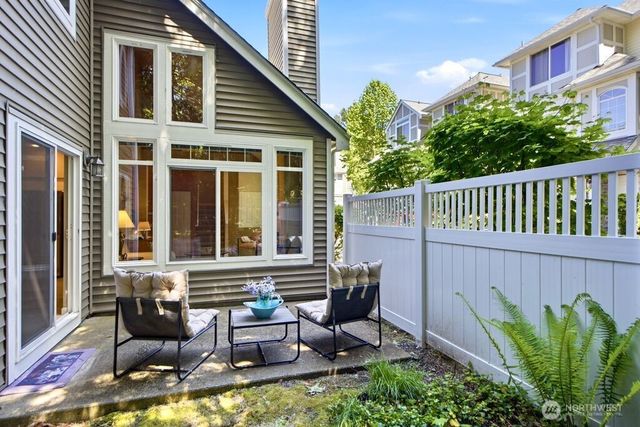 6699 SE Cougar Mountain Way, Bellevue, WA 98006