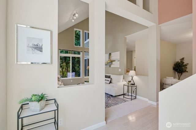6699 SE Cougar Mountain Way, Bellevue, WA 98006