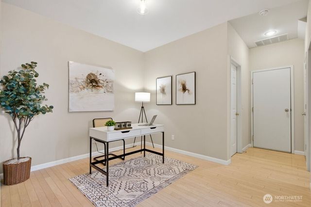 6699 SE Cougar Mountain Way, Bellevue, WA 98006