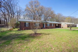 2611 Shepard Dr, Humboldt, TN 38343