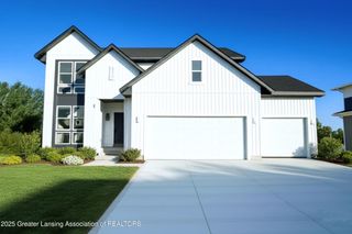 606 Launch Point Drive, Perry, MI 48872