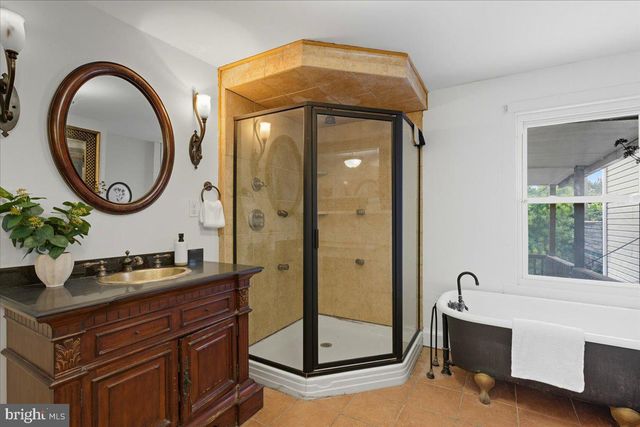 877 W LOMBARD ST, Baltimore, MD 21201