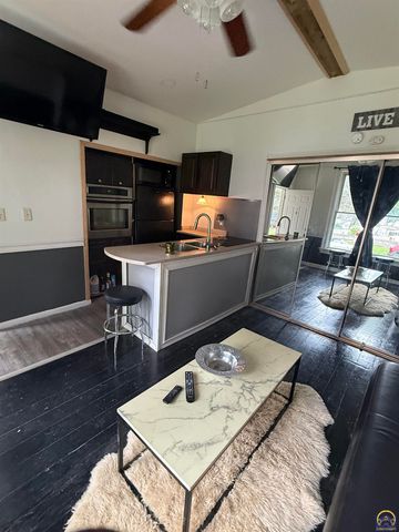 611 SW Fillmore ST, Topeka, KS 66606