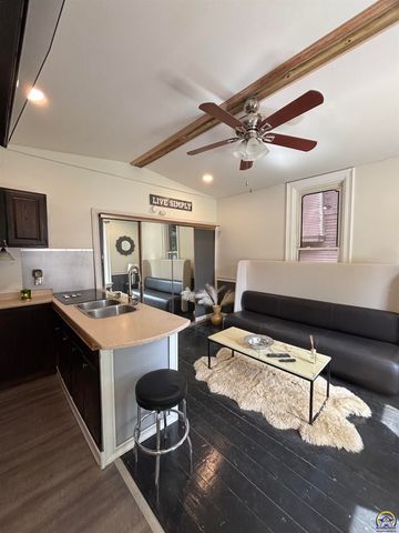 611 SW Fillmore ST, Topeka, KS 66606