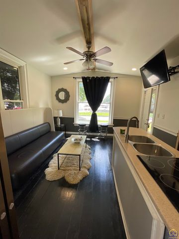 611 SW Fillmore ST, Topeka, KS 66606