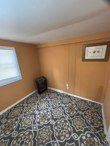 611 SW Fillmore ST, Topeka, KS 66606