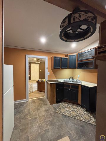 611 SW Fillmore ST, Topeka, KS 66606