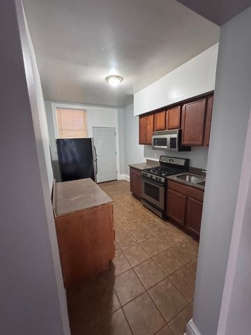4358 W Washington Boulevard 204, Chicago, IL 60624