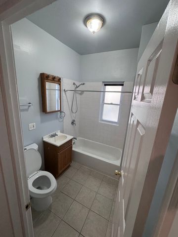 4358 W Washington Boulevard 204, Chicago, IL 60624