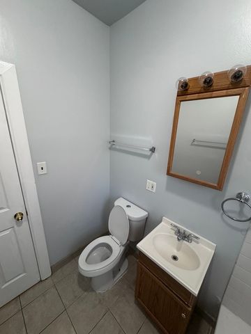 4358 W Washington Boulevard 204, Chicago, IL 60624