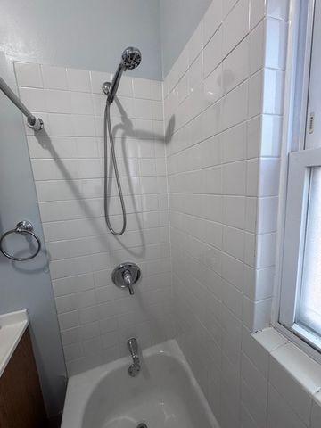 4358 W Washington Boulevard 204, Chicago, IL 60624